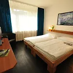 Merkur - West Station Hotel Interlaken