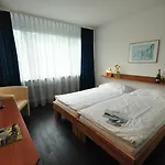 Merkur - West Station Hotel
