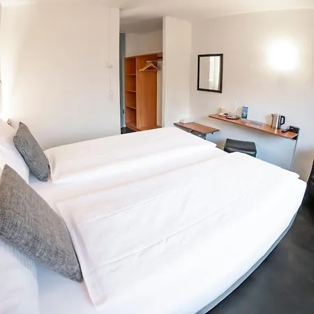 Ξενοδοχείο Merkur - West Station