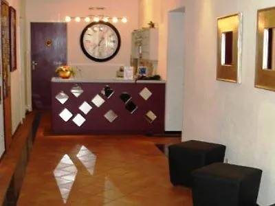 Hotel Merkur - West Station