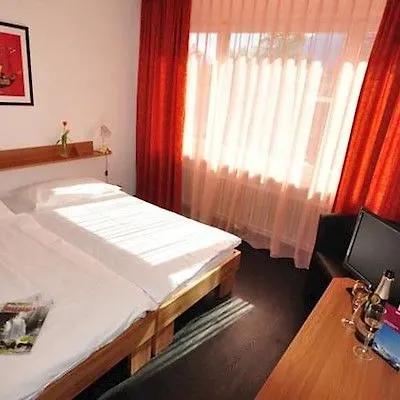 Merkur - West Station Hotel 3*