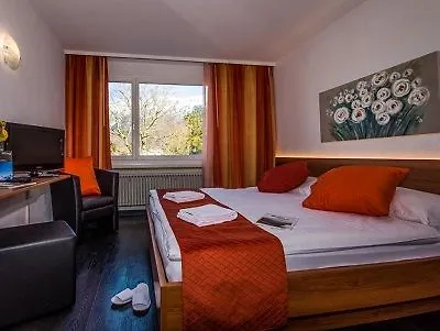 Merkur - West Station 3* Интерлакен