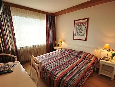 Merkur - West Station Hotell 3*