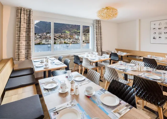 Hotel Merkur - West Station