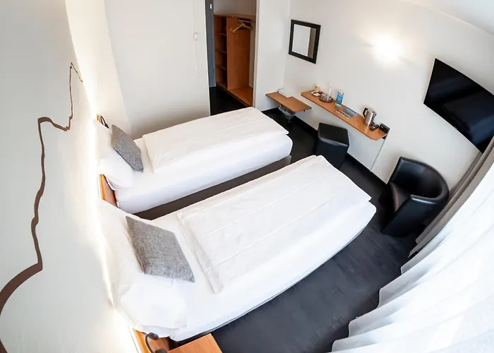 Merkur - West Station Hotel 3*