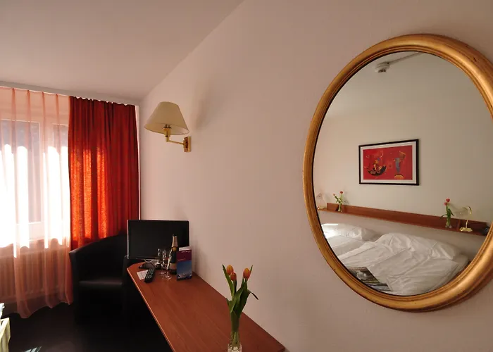 Merkur - West Station Hotel Entrelagos