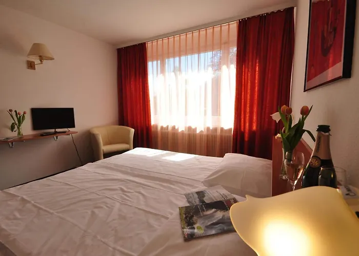 Hotel Merkur - West Station 3*