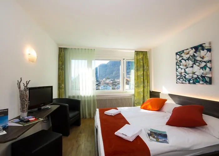 Merkur - West Station Hotel Entrelagos