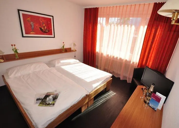 Hotel Merkur - West Station