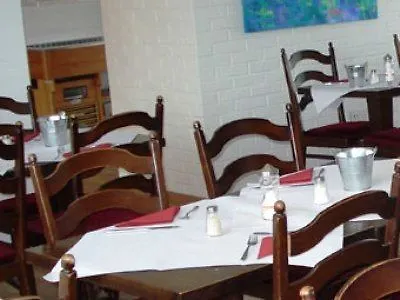 Merkur - West Station 3* Entrelagos