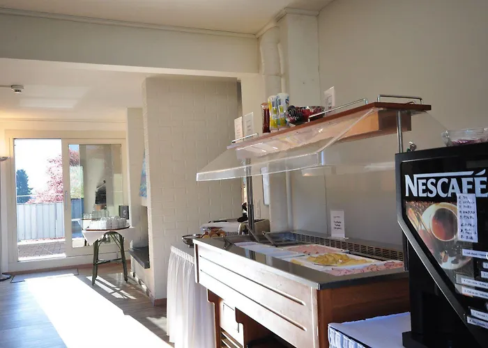 Merkur - West Station Hotel