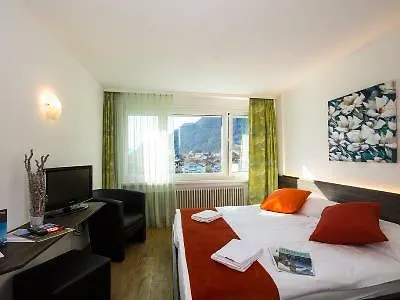 فندق Merkur - West Station 3*