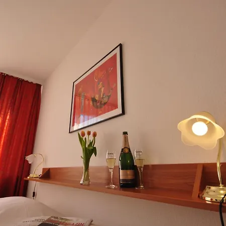 Merkur - West Station Hotel