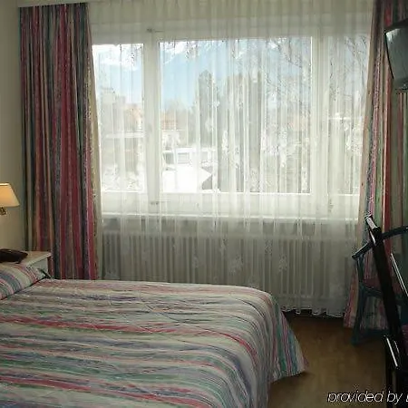 Merkur - West Station Отель Интерлакен