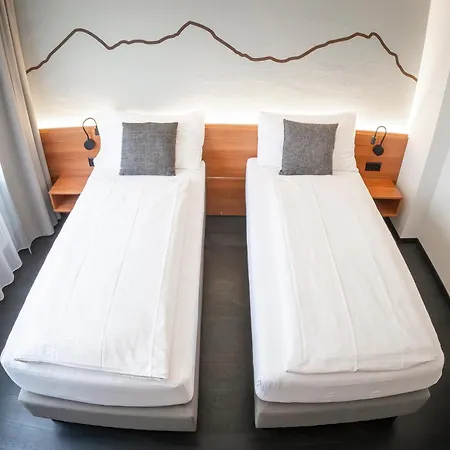 Merkur - West Station 3* Интерлакен