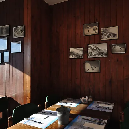 Отель Merkur - West Station Интерлакен