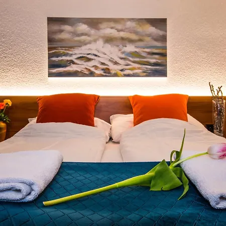 Merkur - West Station Отель 3*